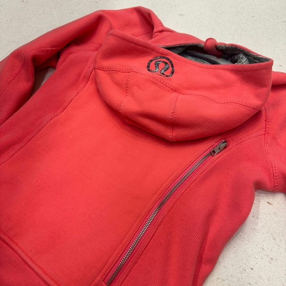 Lululemon | Size 8 | Special Edition Scuba Hoodie Travel Pillow | Pink Barbie - Picture 3 of 15